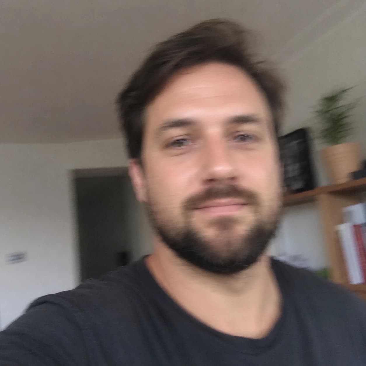 Avoid blurry photos.